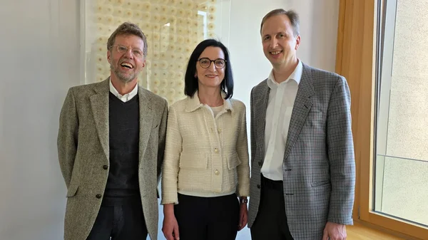Dr. Thomas Mayer, Prof. Dr. Regina Trollmann und PD Dr. Christian Tilz (von links).